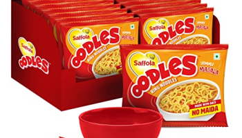 Saffola Oodles, Instant Noodles, Ring Shape, Yummy Masala Flavour, No Maida, Whole Grain Oats, Snackpack Offer, Bowl And Spork, 14 X 53 Grams Pouch (14 Serves)