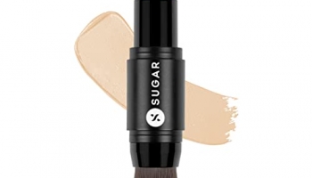 Sugar Cosmetics Ace Of Face Foundation Stick – 17 Raf (Light Foundation With Golden Undertone) – Waterproof, Full Coverage Foundation For Women With Inbuilt Brush | Mini (Matte Finish)