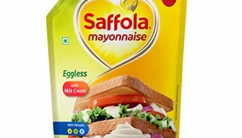 Saffola Mayonnaise Eggless, With Milk Cream, Extra Creamy & Tasty, 750G