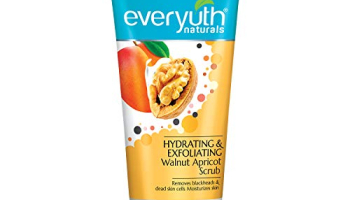 Everyuth Naturals Hydrating & Exfoliating Walnut Apricot Scrub, 100Gm, Tube